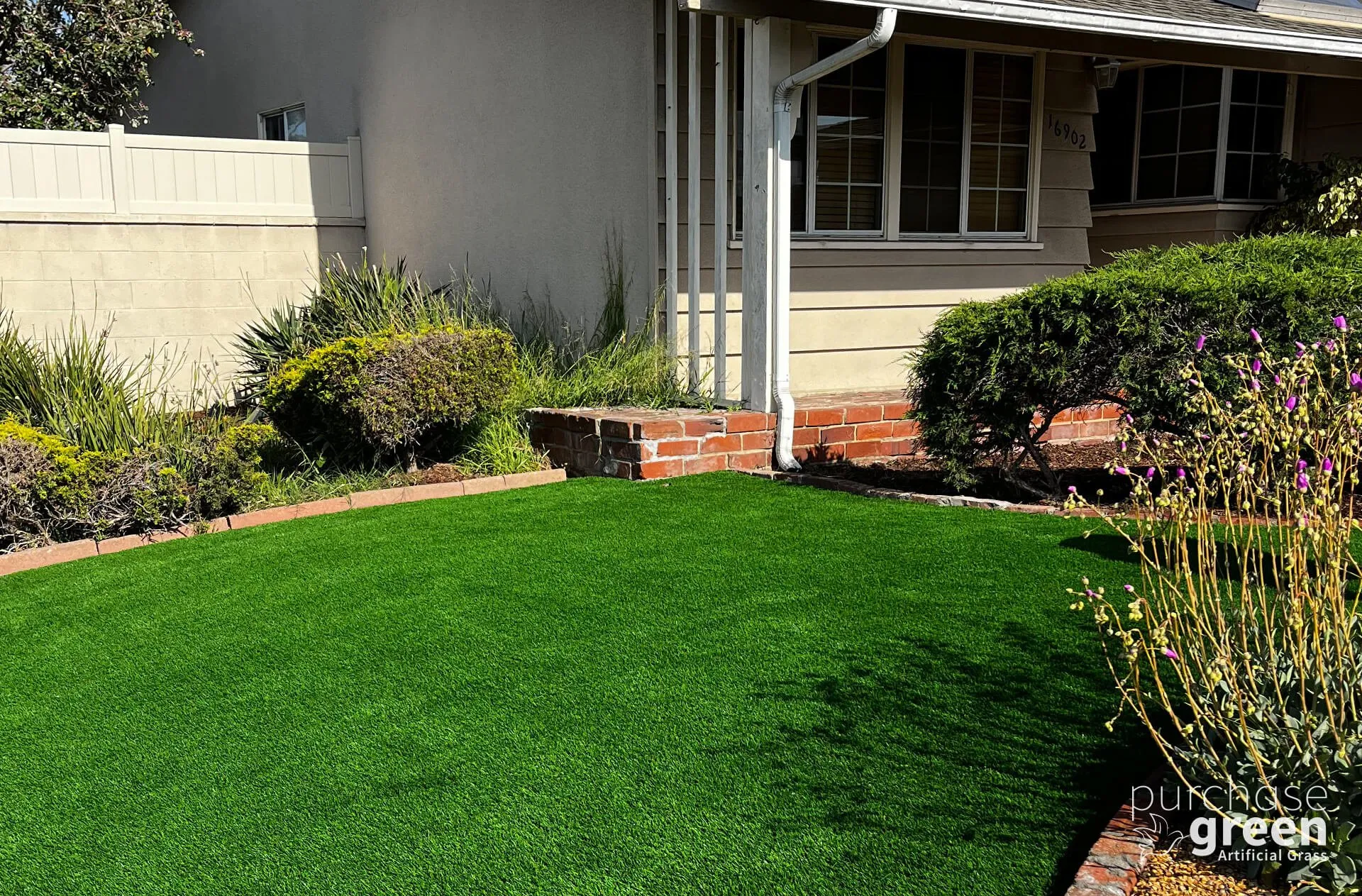 Arizona Pro Spring artificial turf installed in a yard, manufacturer photo 2
